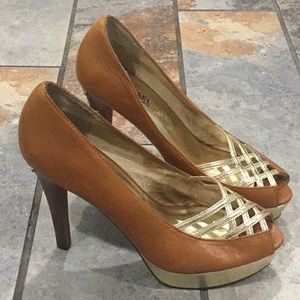 Michael Kors Tan and Gold Heels